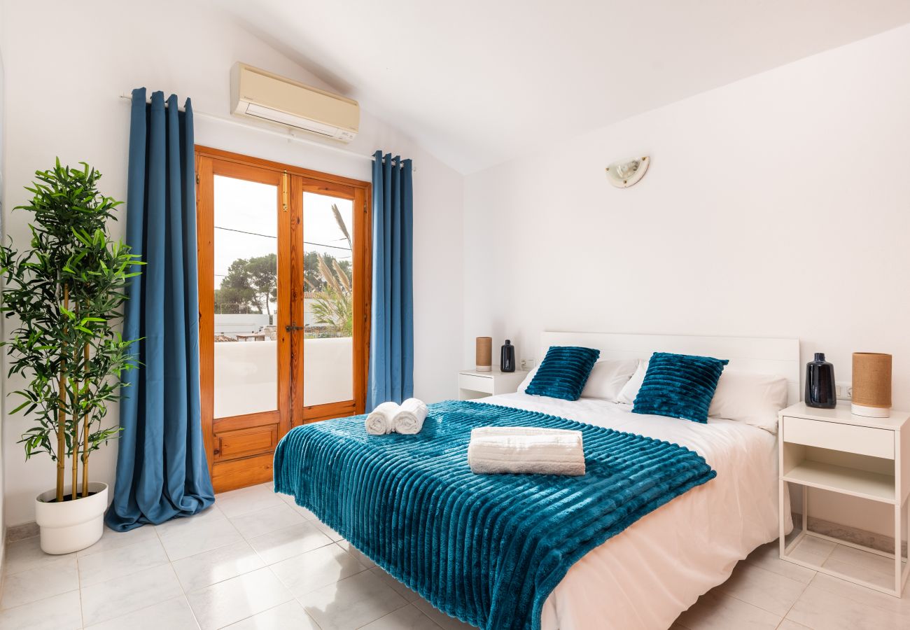 Apartment in Cala Blanca - Apartamento Palmeras 6