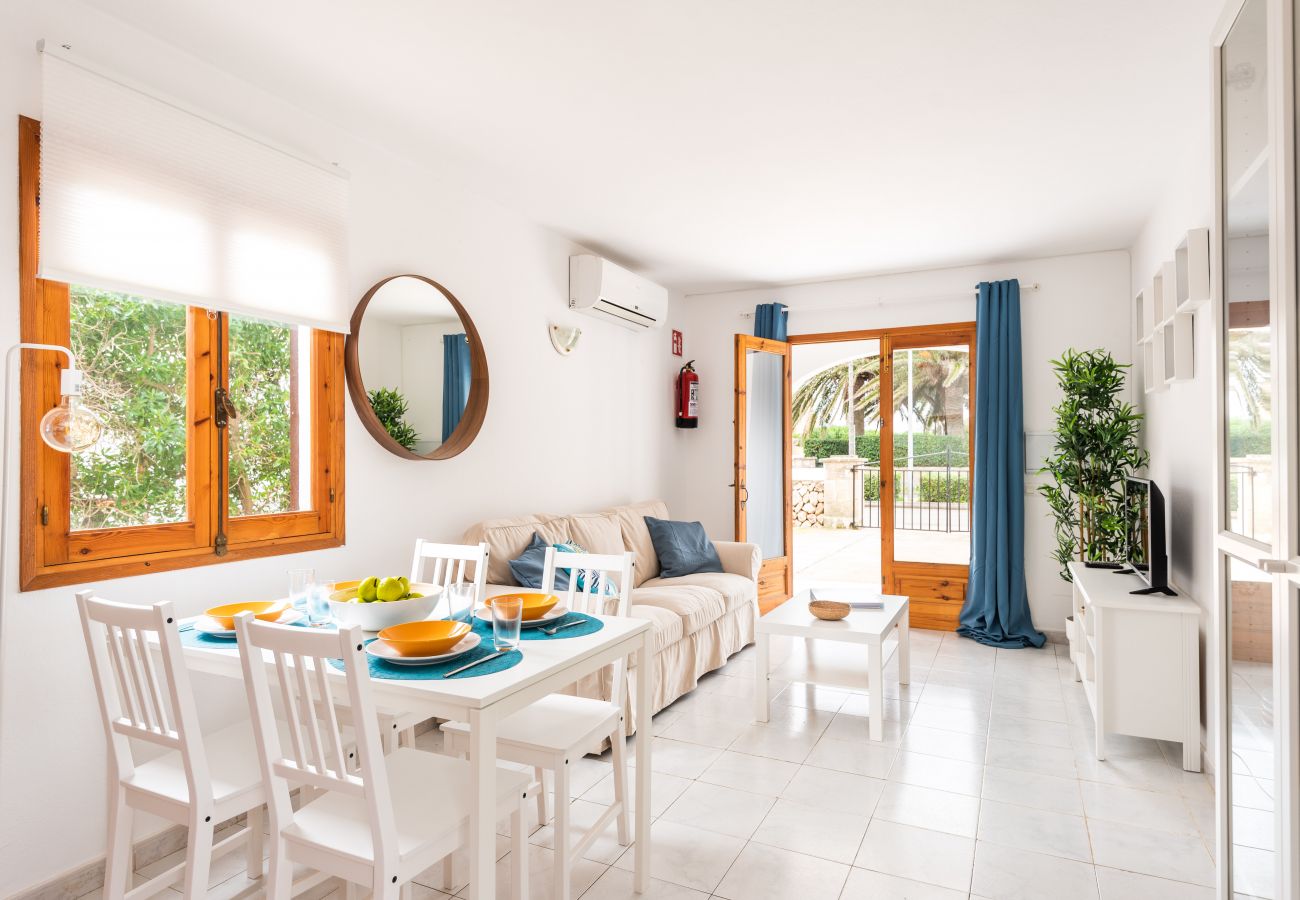 Apartment in Cala Blanca - Apartamento Palmeras 5