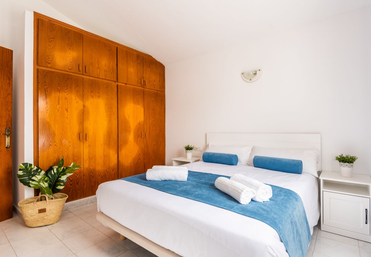 Apartment in Cala Blanca - Apartamento Palmeras 5