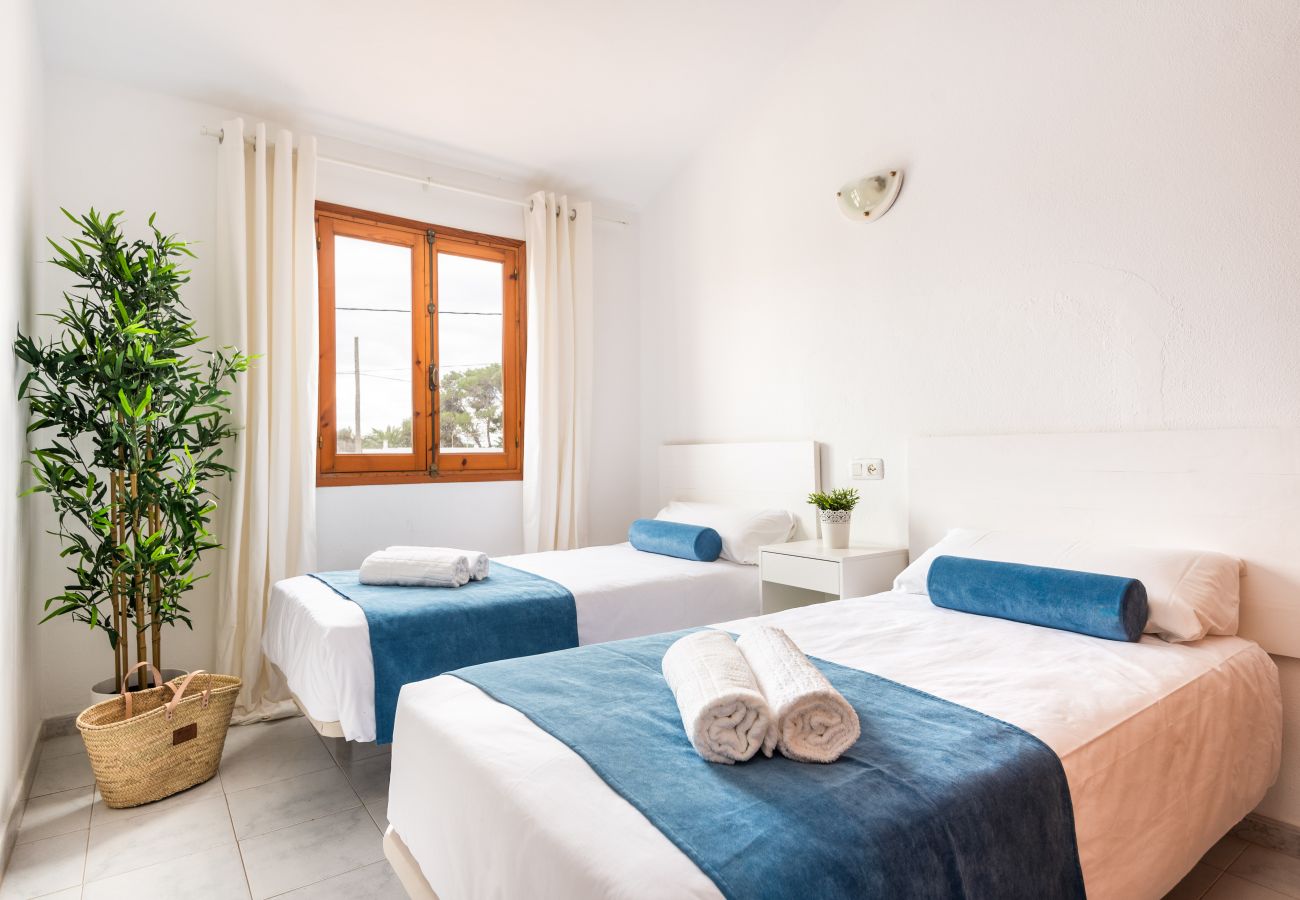 Apartment in Cala Blanca - Apartamento Palmeras 5