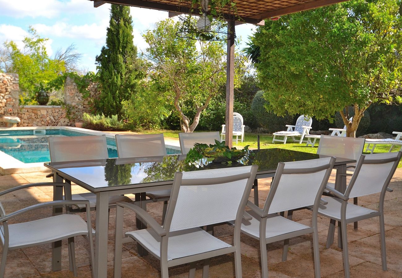 The villa has a terrace and a pool where you can enjoy a good holidays